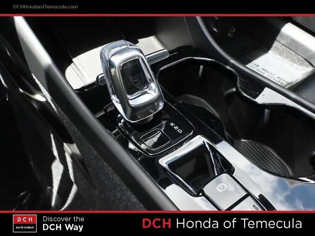 2023 Volvo XC40 B5 Plus Bright Theme