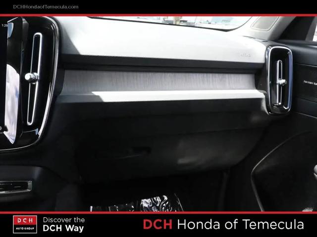 2023 Volvo XC40 B5 Plus Bright Theme