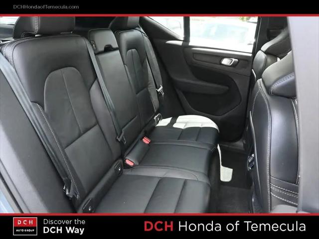 2023 Volvo XC40 B5 Plus Bright Theme