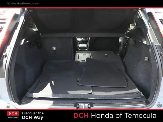 2023 Volvo XC40 B5 Plus Bright Theme