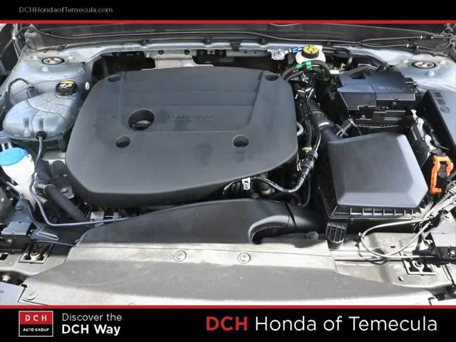 2023 Volvo XC40 B5 Plus Bright Theme