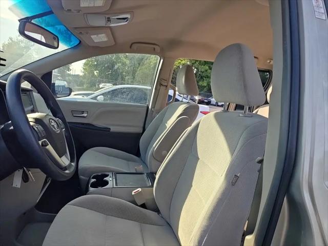 2016 Toyota Sienna LE 7 Passenger