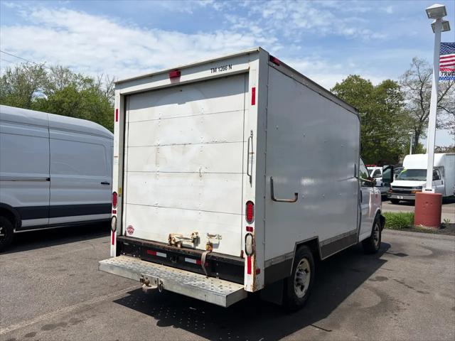 2011 GMC Savana Cutaway Work Van
