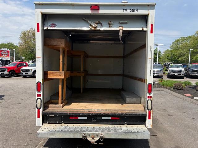 2011 GMC Savana Cutaway Work Van