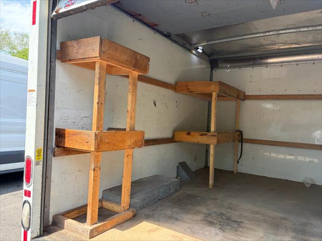 2011 GMC Savana Cutaway Work Van