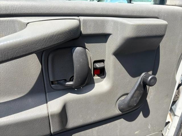 2011 GMC Savana Cutaway Work Van