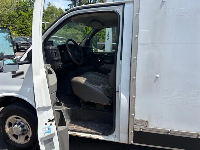 2011 GMC Savana Cutaway Work Van