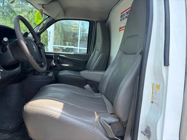 2011 GMC Savana Cutaway Work Van