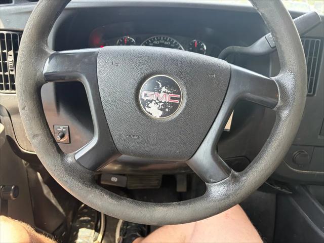 2011 GMC Savana Cutaway Work Van