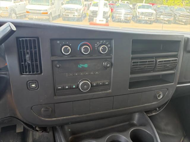 2011 GMC Savana Cutaway Work Van