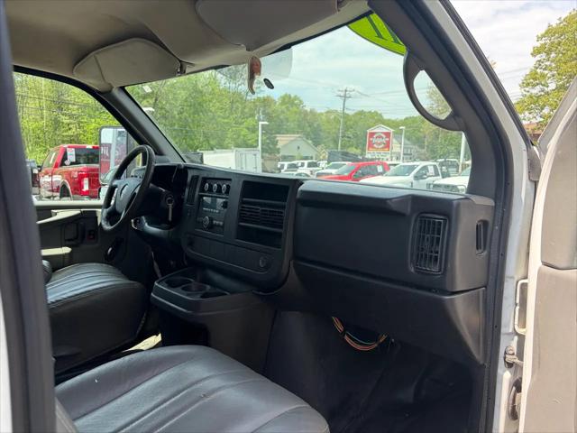 2011 GMC Savana Cutaway Work Van