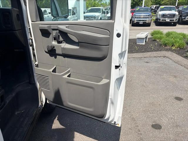 2011 GMC Savana Cutaway Work Van