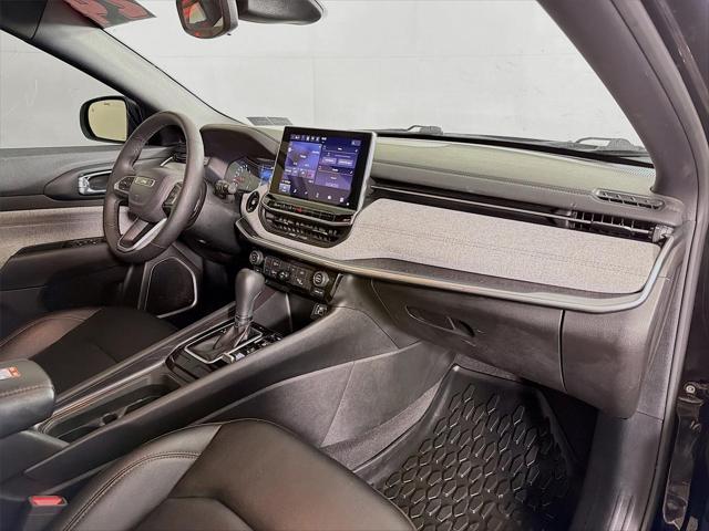 2024 Jeep Compass Latitude Lux FWD