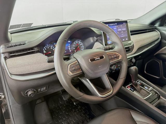 2024 Jeep Compass Latitude Lux FWD