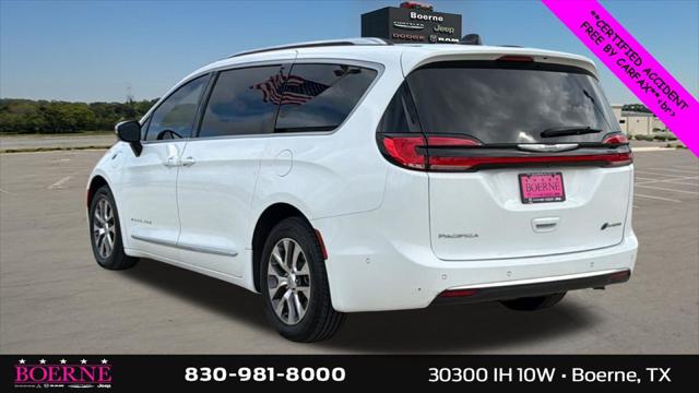 2025 Chrysler Pacifica Hybrid Pinnacle