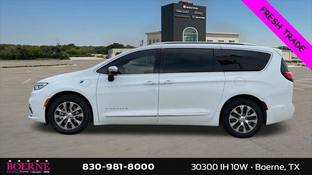 2025 Chrysler Pacifica Hybrid Pinnacle