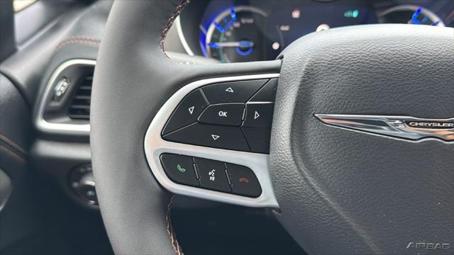 2025 Chrysler Pacifica Hybrid Pinnacle