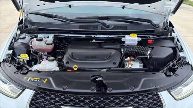 2025 Chrysler Pacifica Hybrid Pinnacle