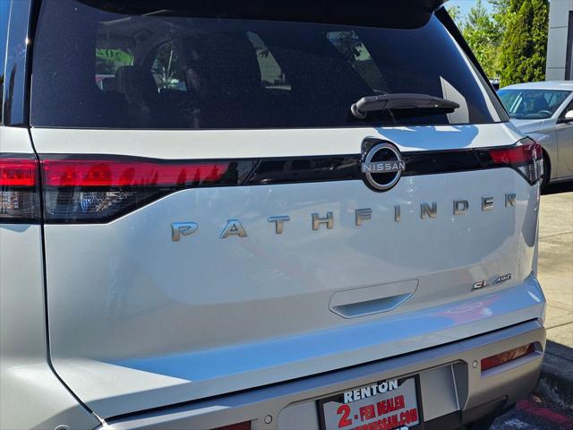 2025 Nissan Pathfinder SL 4WD