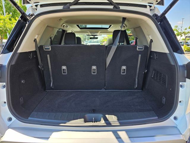 2025 Nissan Pathfinder SL 4WD