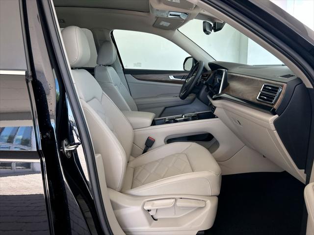 2026 Volkswagen Atlas SE with Technology