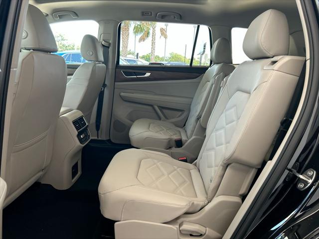 2026 Volkswagen Atlas SE with Technology