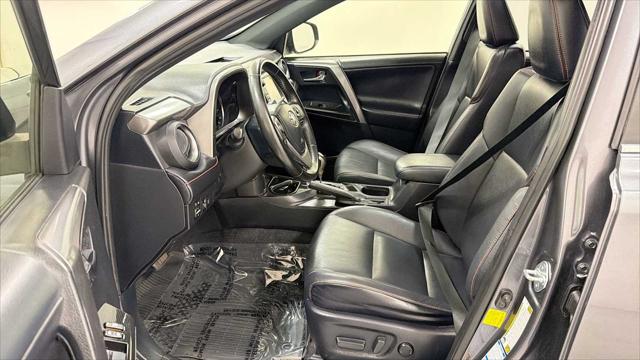 2017 Toyota RAV4 Hybrid SE