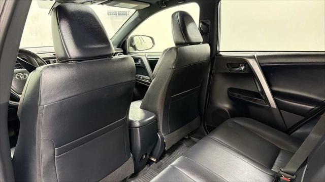 2017 Toyota RAV4 Hybrid SE