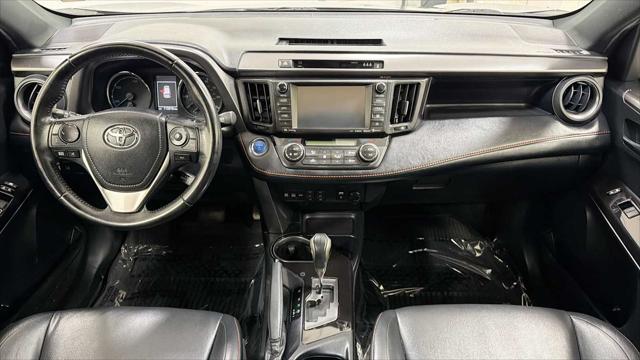 2017 Toyota RAV4 Hybrid SE