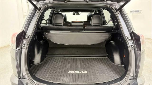 2017 Toyota RAV4 Hybrid SE