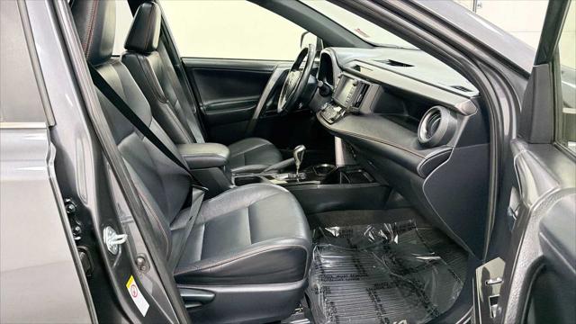 2017 Toyota RAV4 Hybrid SE
