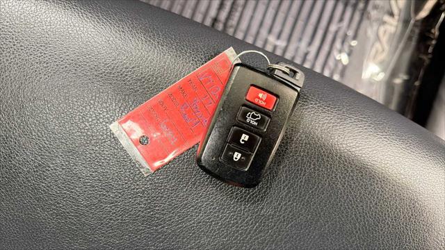 2017 Toyota RAV4 Hybrid SE