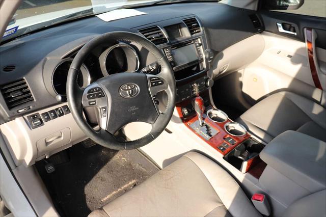 2013 Toyota Highlander Hybrid Limited V6