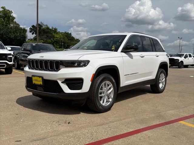 2026 Jeep Grand Cherokee Laredo 4x2
