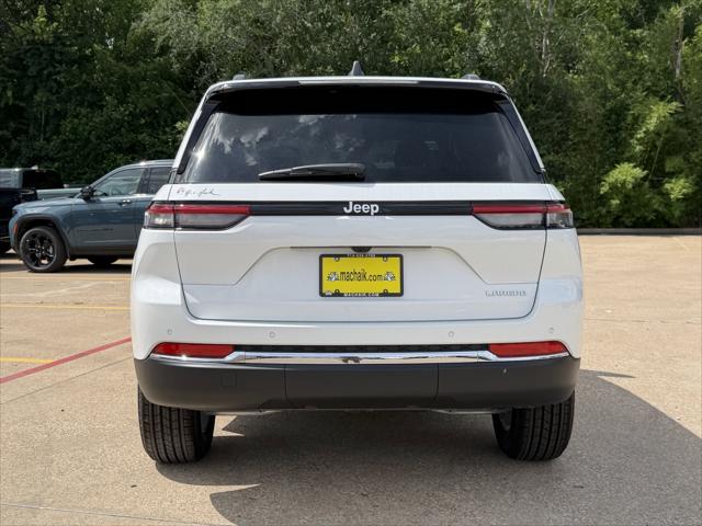 2026 Jeep Grand Cherokee Laredo 4x2