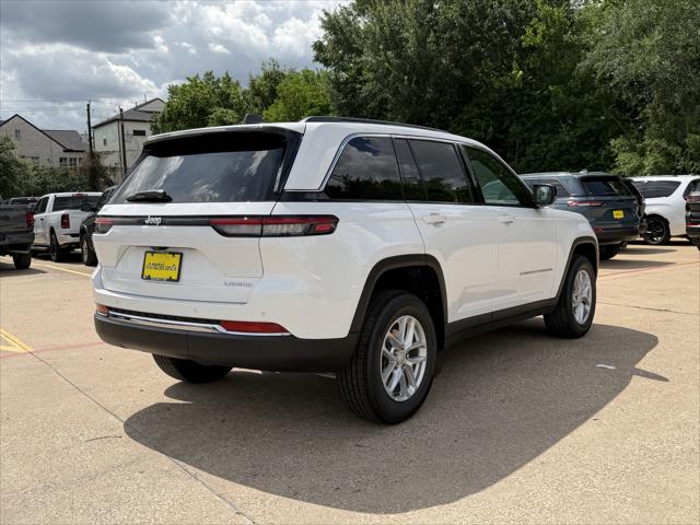 2026 Jeep Grand Cherokee Laredo 4x2