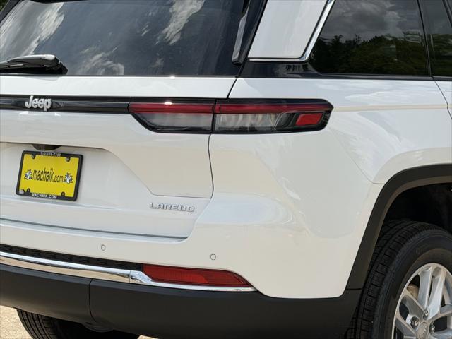 2026 Jeep Grand Cherokee Laredo 4x2