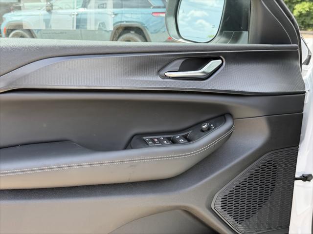 2026 Jeep Grand Cherokee Laredo 4x2