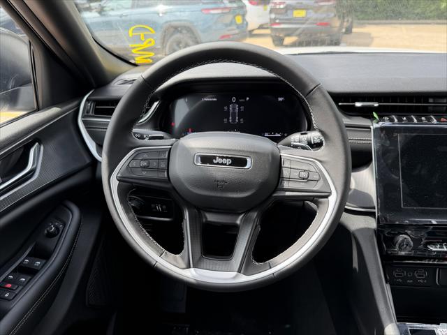 2026 Jeep Grand Cherokee Laredo 4x2