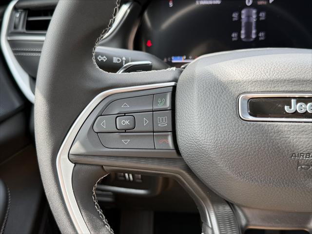 2026 Jeep Grand Cherokee Laredo 4x2