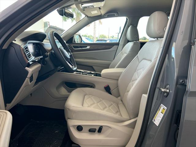 2026 Volkswagen Atlas SE with Technology