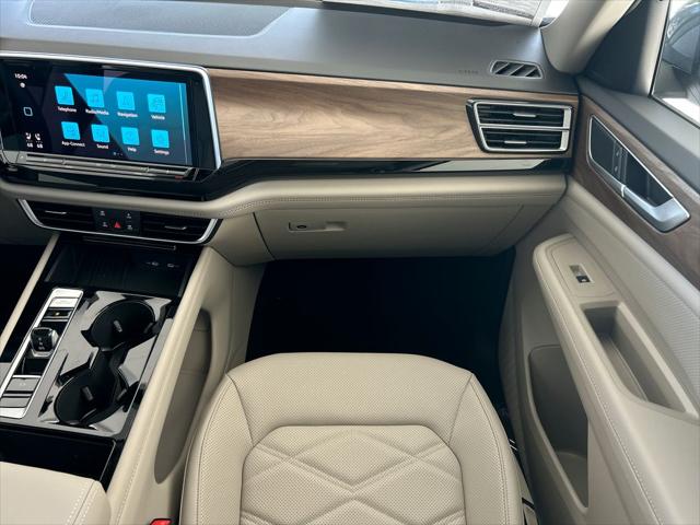 2026 Volkswagen Atlas SE with Technology