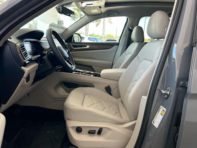 2026 Volkswagen Atlas SE with Technology