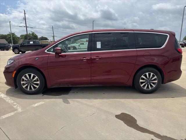 2022 Chrysler Pacifica Hybrid Touring L