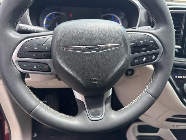 2022 Chrysler Pacifica Hybrid Touring L