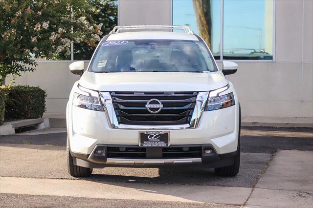 2023 Nissan Pathfinder SL FWD