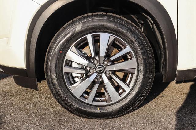 2023 Nissan Pathfinder SL FWD