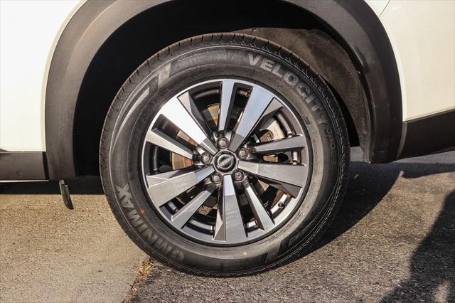 2023 Nissan Pathfinder SL FWD