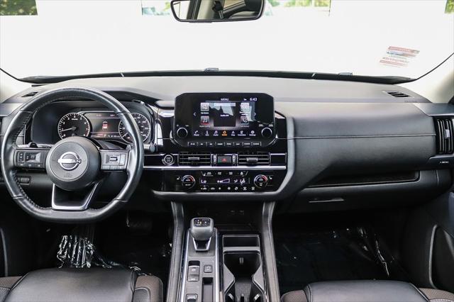 2023 Nissan Pathfinder SL FWD