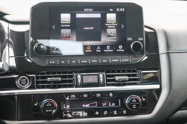 2023 Nissan Pathfinder SL FWD
